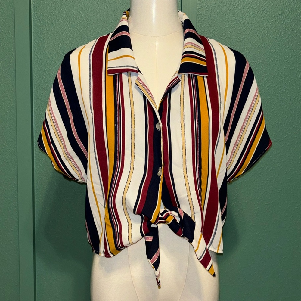 Women's Button up tie front blouse